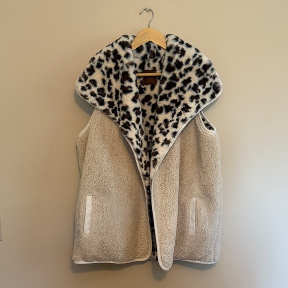 C.C Jackets & Blazers - C.C Cream Reversible Sherpa Vest